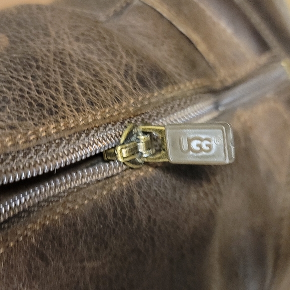 👢Authentic UGG Leather Boots - Picture 17 of 17